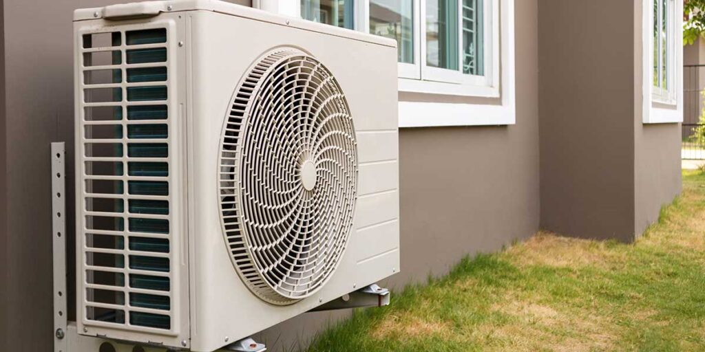 heat pump blowing cold air